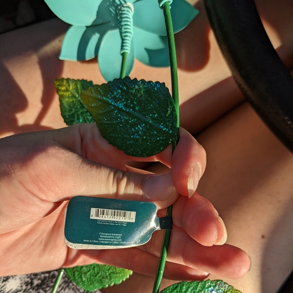 Last chance! Faux Flowers BOSCOVS Blue Metal and Glass Flower Decor Set of Three - Picture 8 of 13